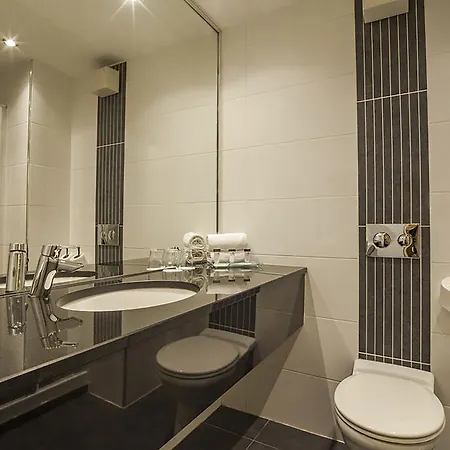 Skeffington Arms Otel