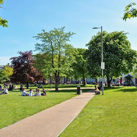 Skeffington Arms Otel 3*