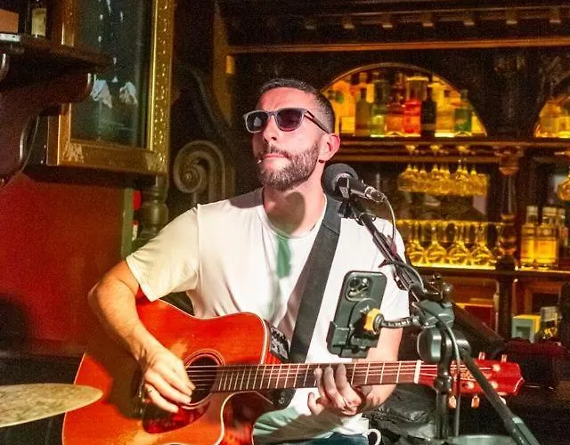 מלון Skeffington Arms 3*